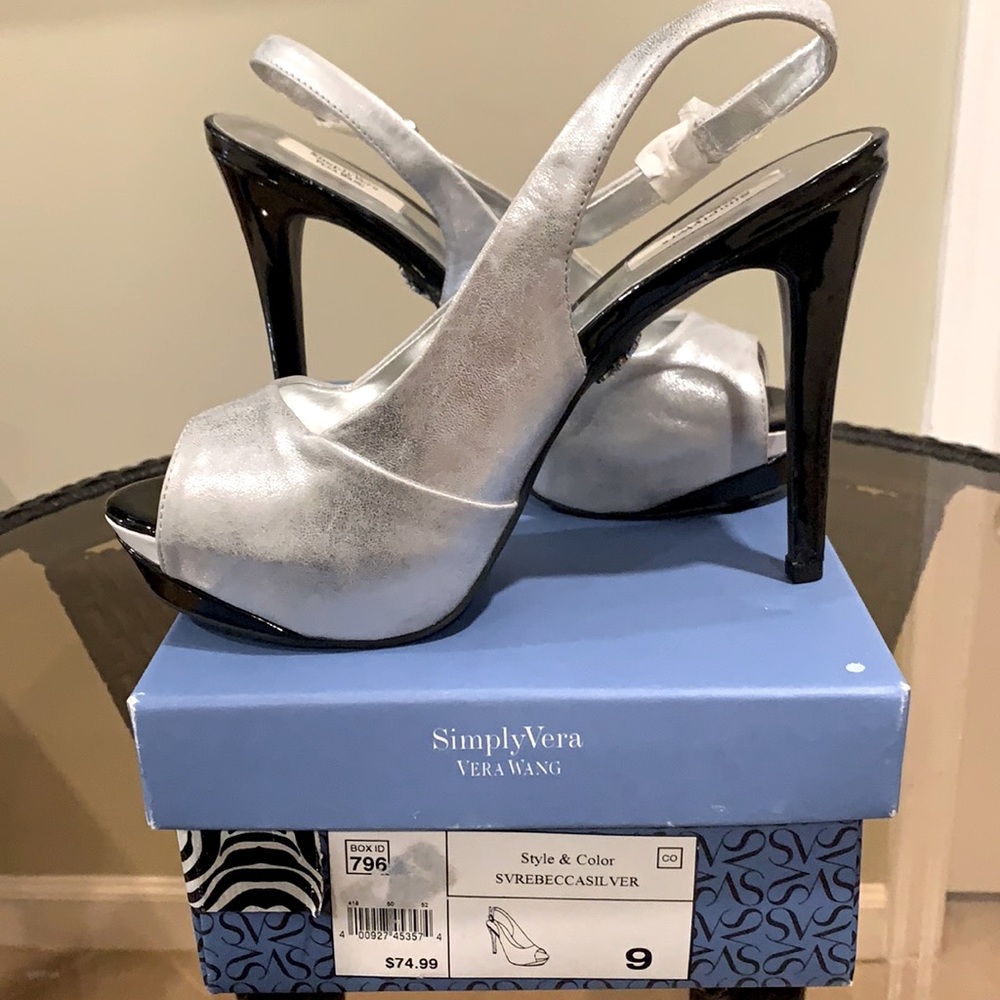 Women’s Vera Wang peep toe heels, US Size 9, Silver, new